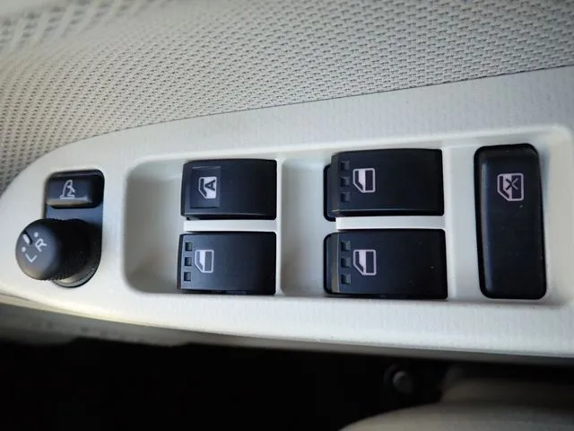 ムーヴ（ダイハツ）の車両写真