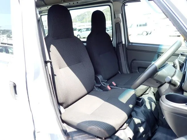 ハイゼットカーゴ（ダイハツ）の車両写真