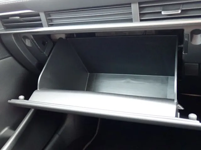 ＭＡＺＤＡ３　セダン（マツダ）の車両写真