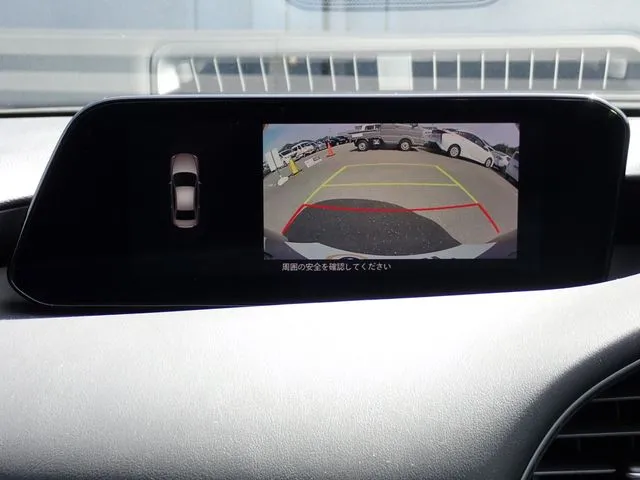 ＭＡＺＤＡ３　セダン（マツダ）の車両写真