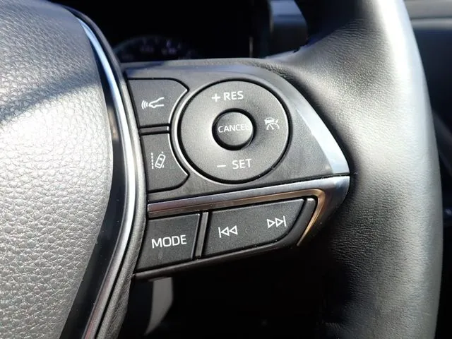 クラウン　セダン　ハイブリッド（トヨタ）の車両写真