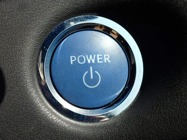 クラウン　セダン　ハイブリッド（トヨタ）の車両写真