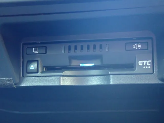 クラウン　セダン　ハイブリッド（トヨタ）の車両写真