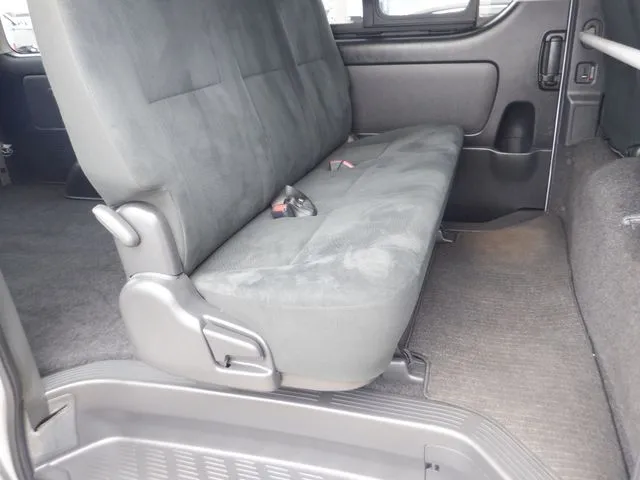 ハイエースバン　２ＷＤ（トヨタ）の車両写真