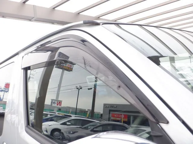 ハイエースバン　２ＷＤ（トヨタ）の車両写真