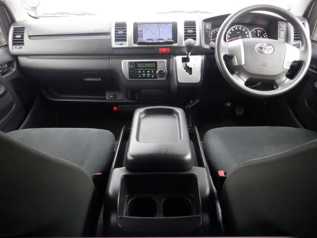 ハイエースバン　２ＷＤ（トヨタ）の車両写真