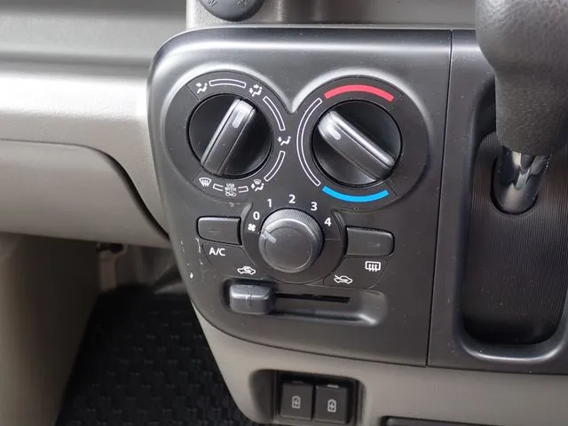 エブリイバン（スズキ）の車両写真