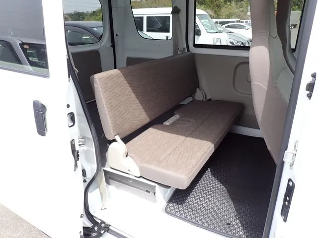 エブリイバン（スズキ）の車両写真