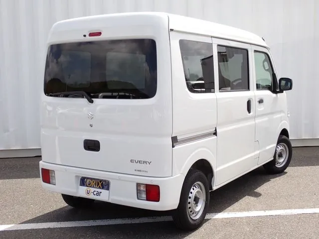 エブリイバン（スズキ）の車両写真