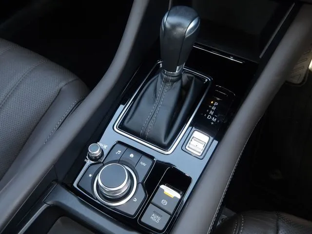 マツダ　ＭＡＺＤＡ６　セダン