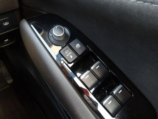 マツダ　ＭＡＺＤＡ６　セダン