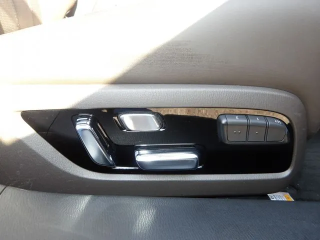 マツダ　ＭＡＺＤＡ６　セダン