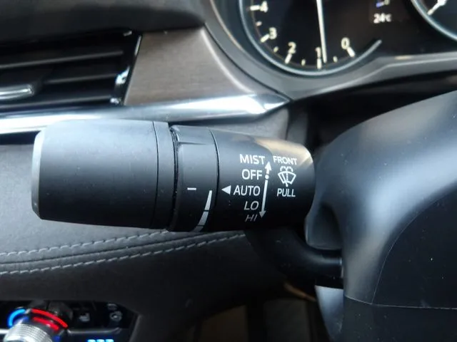 マツダ　ＭＡＺＤＡ６　セダン