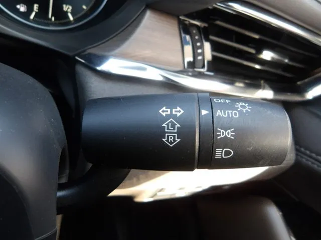 マツダ　ＭＡＺＤＡ６　セダン