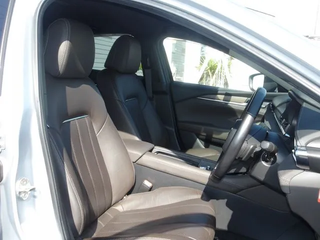 マツダ　ＭＡＺＤＡ６　セダン