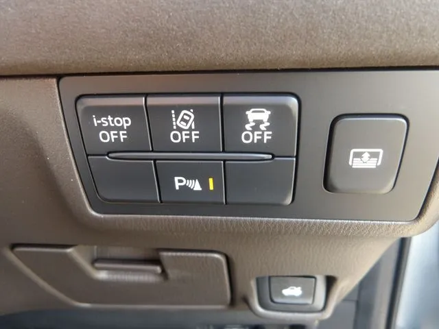 マツダ　ＭＡＺＤＡ６　セダン