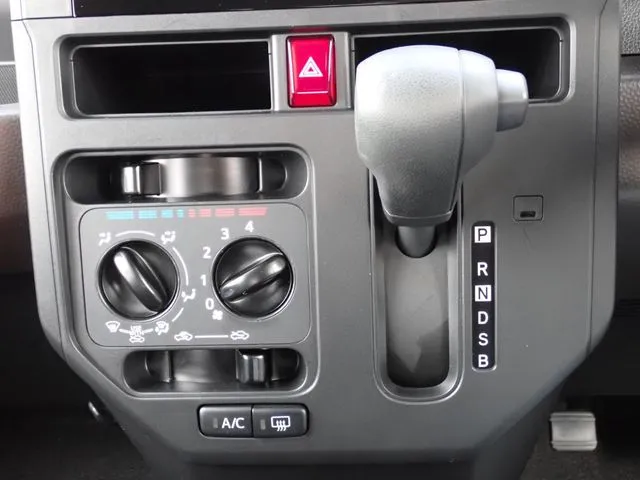 ルーミー（トヨタ）の車両写真