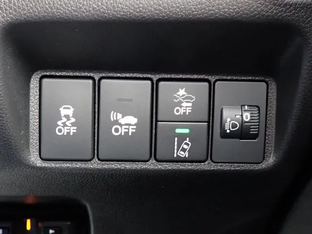 シャトル　ハイブリッド（ホンダ）の車両写真