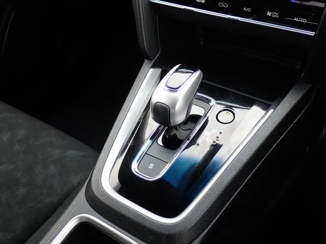 シャトル　ハイブリッド（ホンダ）の車両写真