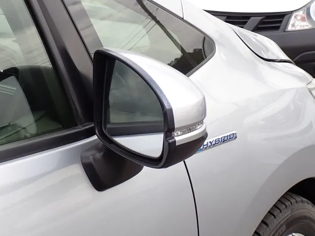 シャトル　ハイブリッド（ホンダ）の車両写真