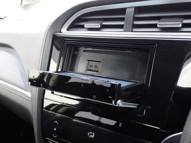 シャトル　ハイブリッド（ホンダ）の車両写真