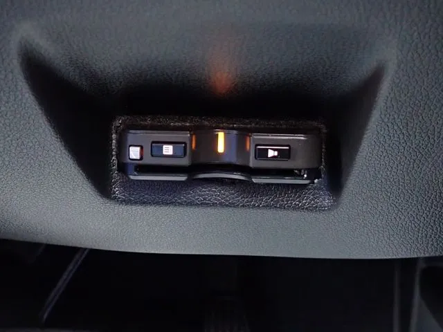 シャトル　ハイブリッド（ホンダ）の車両写真