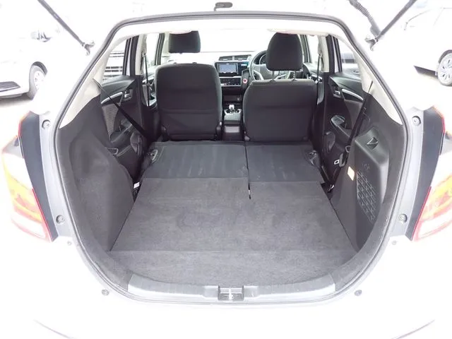 フィット　ハイブリッド（ホンダ）の車両写真