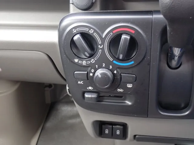 エブリイバン（スズキ）の車両写真