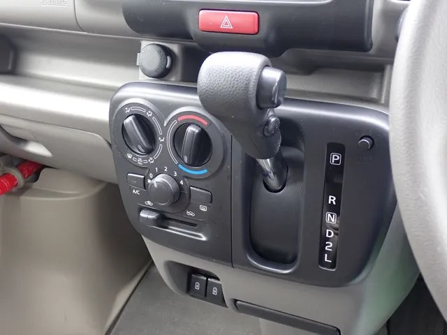 エブリイバン（スズキ）の車両写真