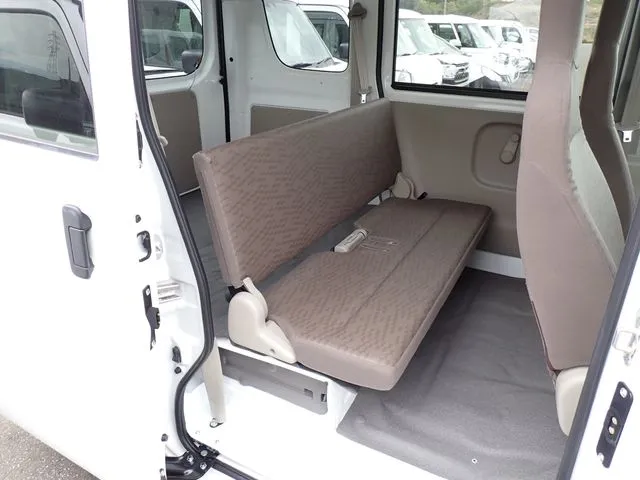 エブリイバン（スズキ）の車両写真