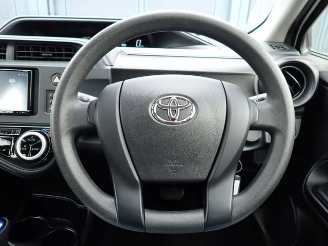 トヨタ　アクア