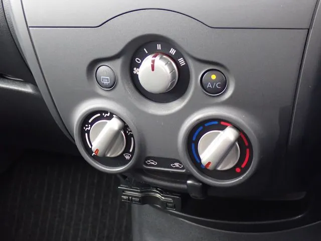 ノート（ニッサン）の車両写真