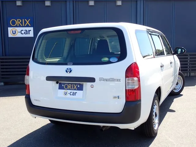 プロボックスバン　ハイブリッド（トヨタ）の車両写真