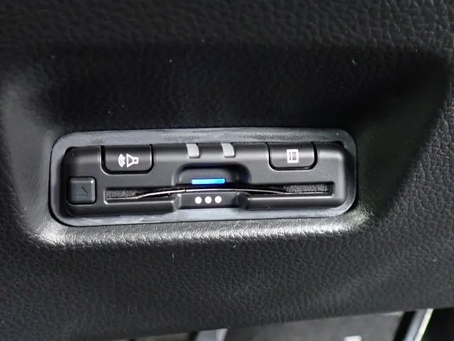 フィット　ｅ：ＨＥＶ（ホンダ）の車両写真