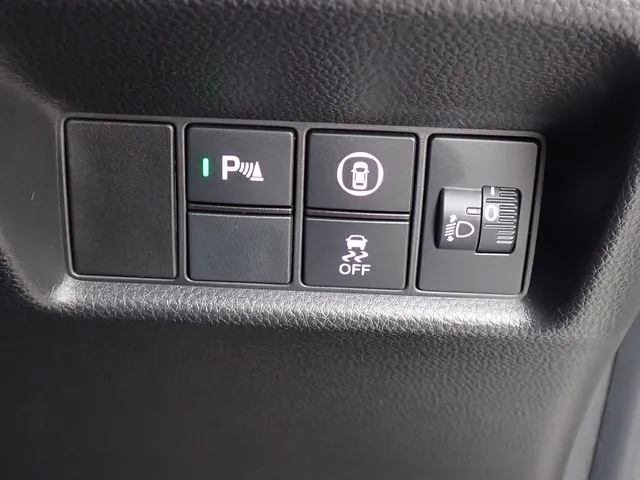 フィット　ｅ：ＨＥＶ（ホンダ）の車両写真