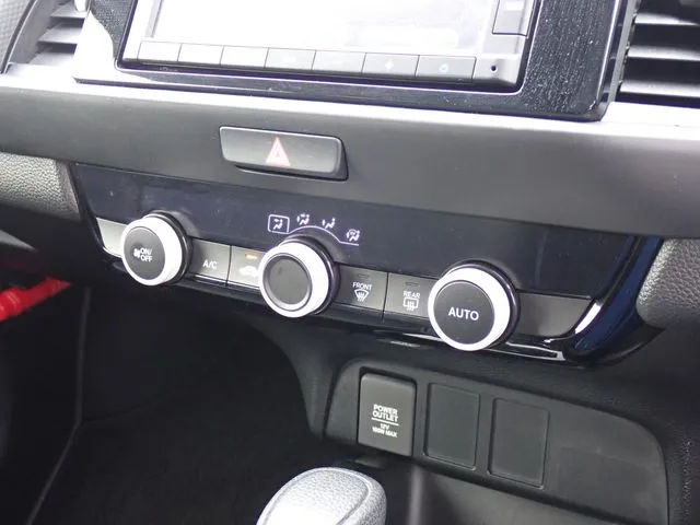 フィット　ｅ：ＨＥＶ（ホンダ）の車両写真