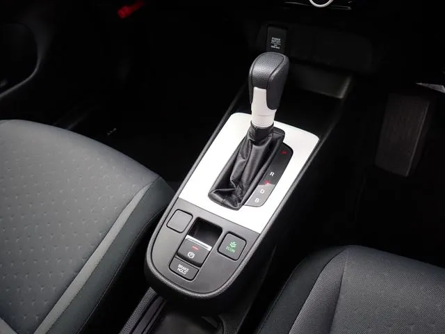 フィット　ｅ：ＨＥＶ（ホンダ）の車両写真