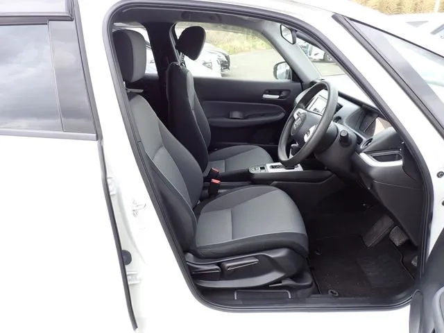 フィット　ｅ：ＨＥＶ（ホンダ）の車両写真