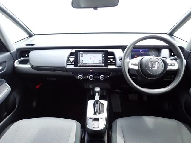 フィット　ｅ：ＨＥＶ（ホンダ）の車両写真