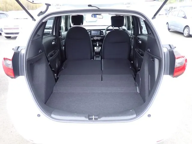 フィット　ｅ：ＨＥＶ（ホンダ）の車両写真