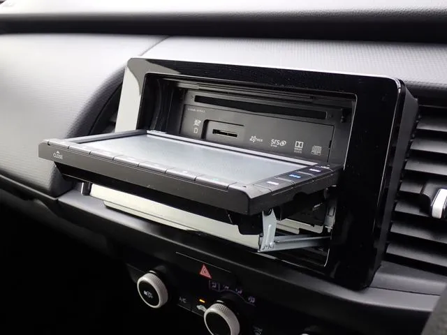 フィット　ｅ：ＨＥＶ（ホンダ）の車両写真