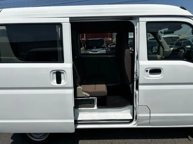 エブリイバン（スズキ）の車両写真