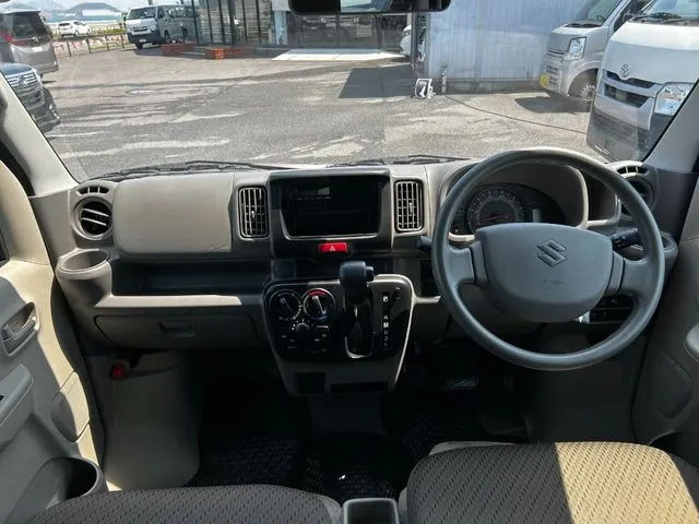 エブリイバン（スズキ）の車両写真