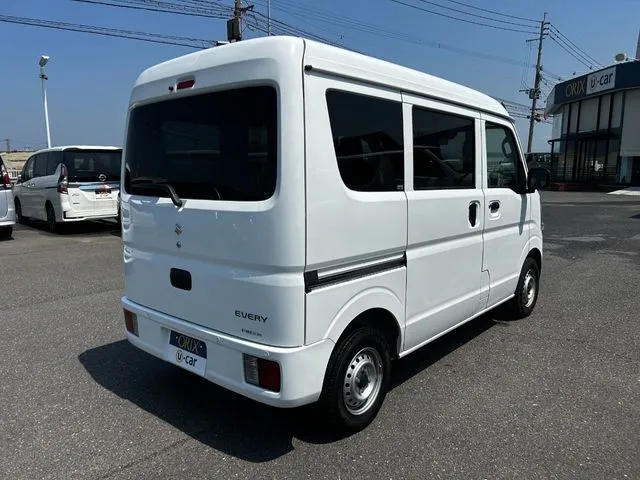 エブリイバン（スズキ）の車両写真