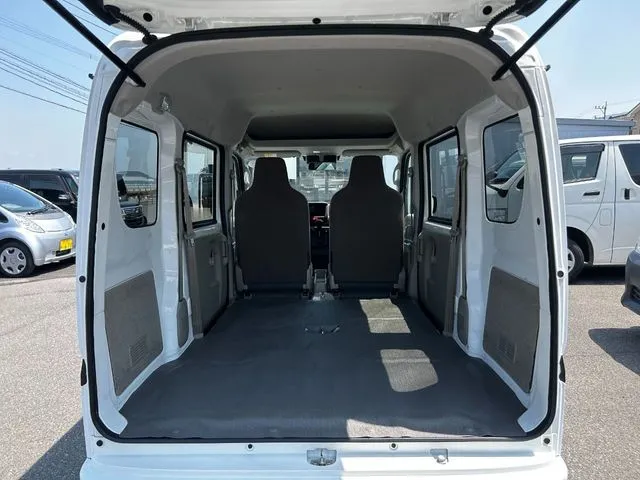 エブリイバン（スズキ）の車両写真