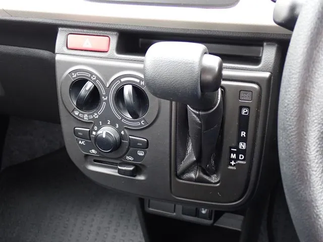アルト　４ＷＤ（スズキ）の車両写真