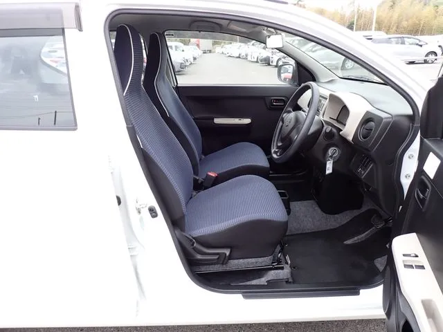 アルト　４ＷＤ（スズキ）の車両写真