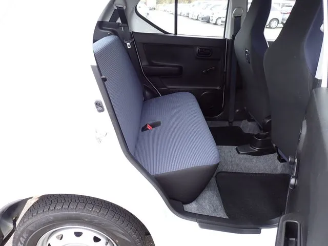 アルト　４ＷＤ（スズキ）の車両写真