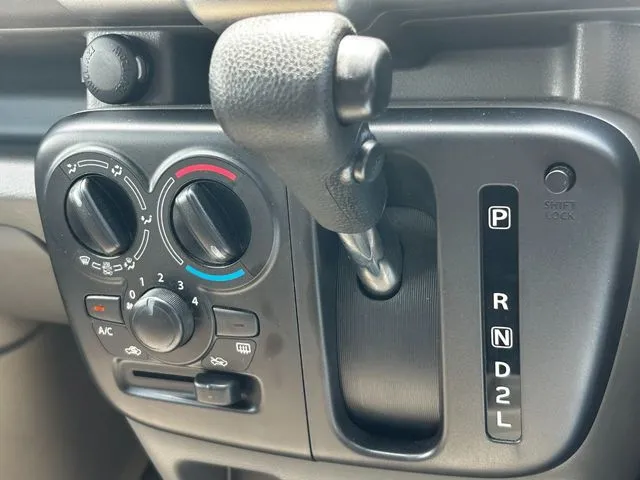 エブリイバン（スズキ）の車両写真