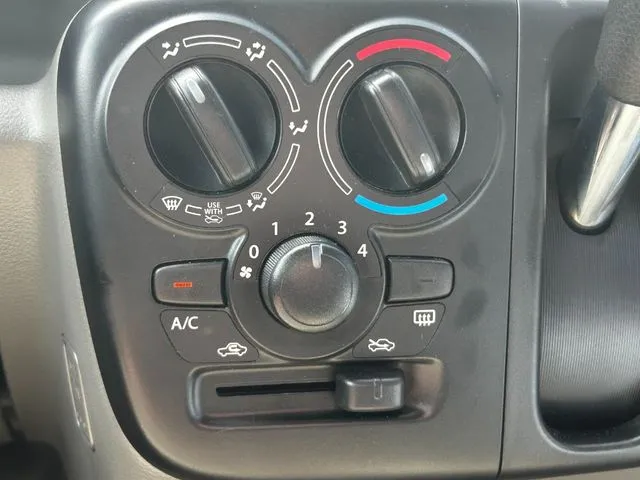 エブリイバン（スズキ）の車両写真